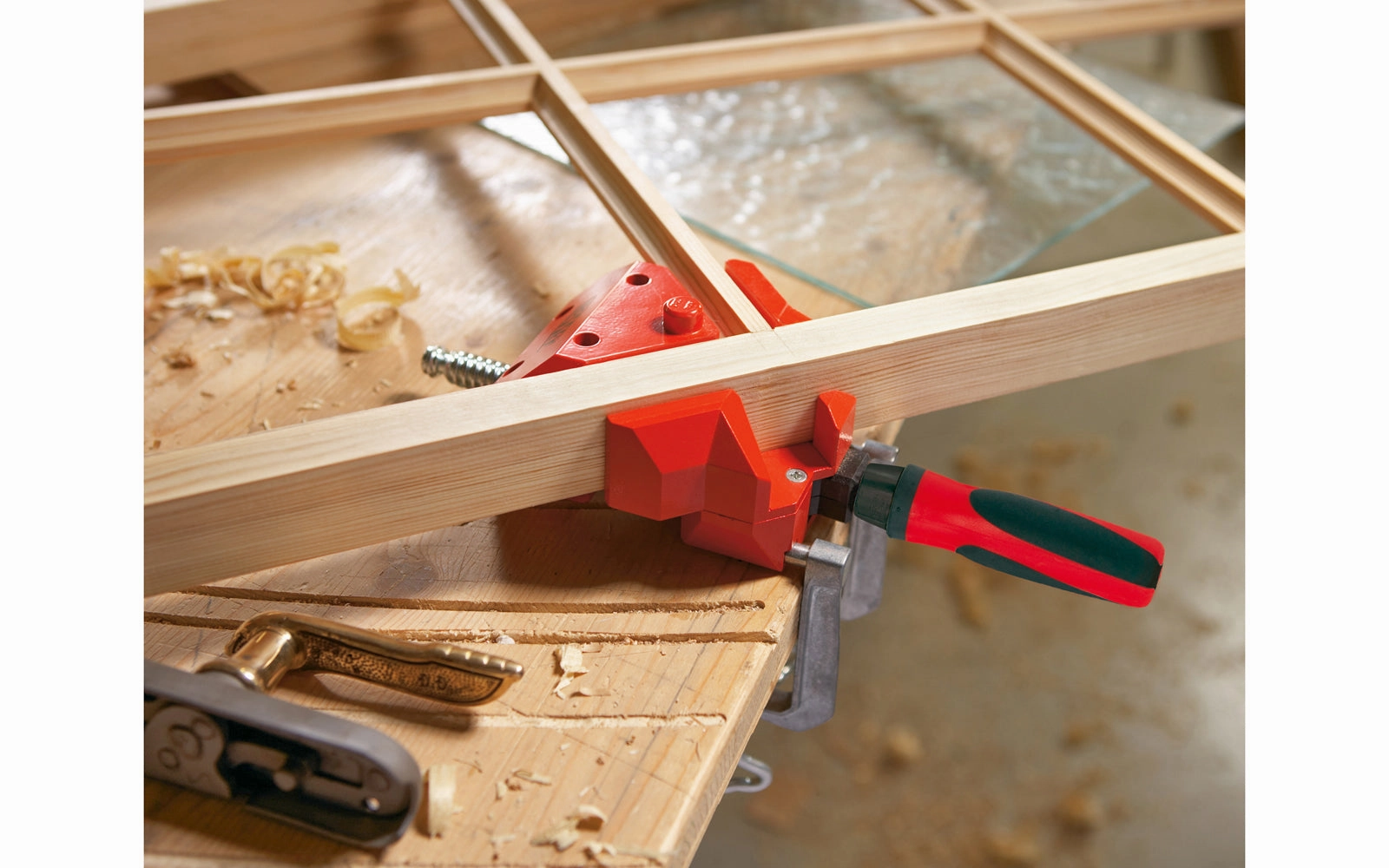 Bessey Angle Clamp - Holds & Aligns Material to 90