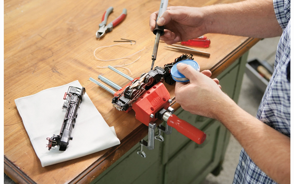 Bessey Portable Mini Vise - 4" Clamping Capacity