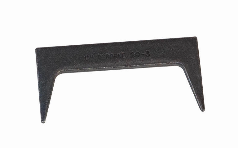 CS Osborne Pinch Dog ~ 3" Length