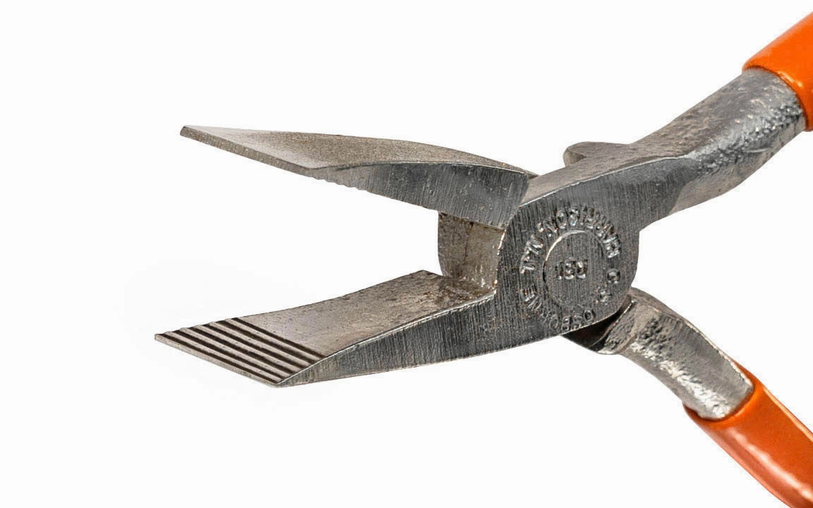 CS Osborne Wide Duckbill Plier ~ Serrated Jaws