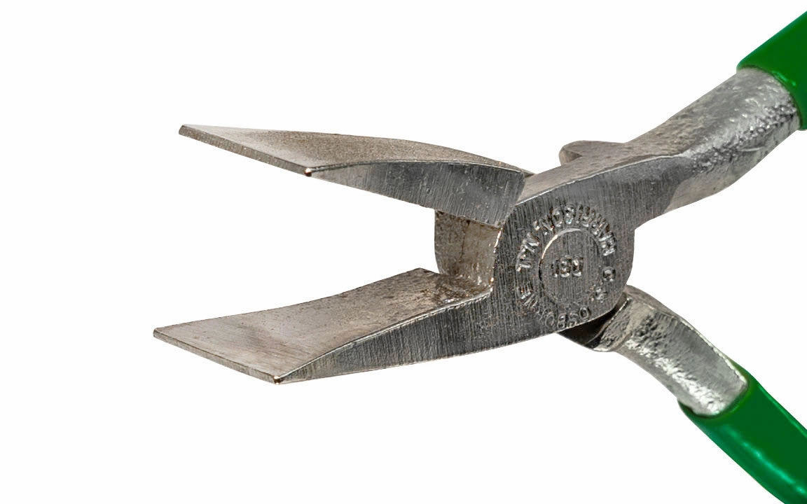 CS Osborne Wide Duckbill Plier ~ Smooth Jaws