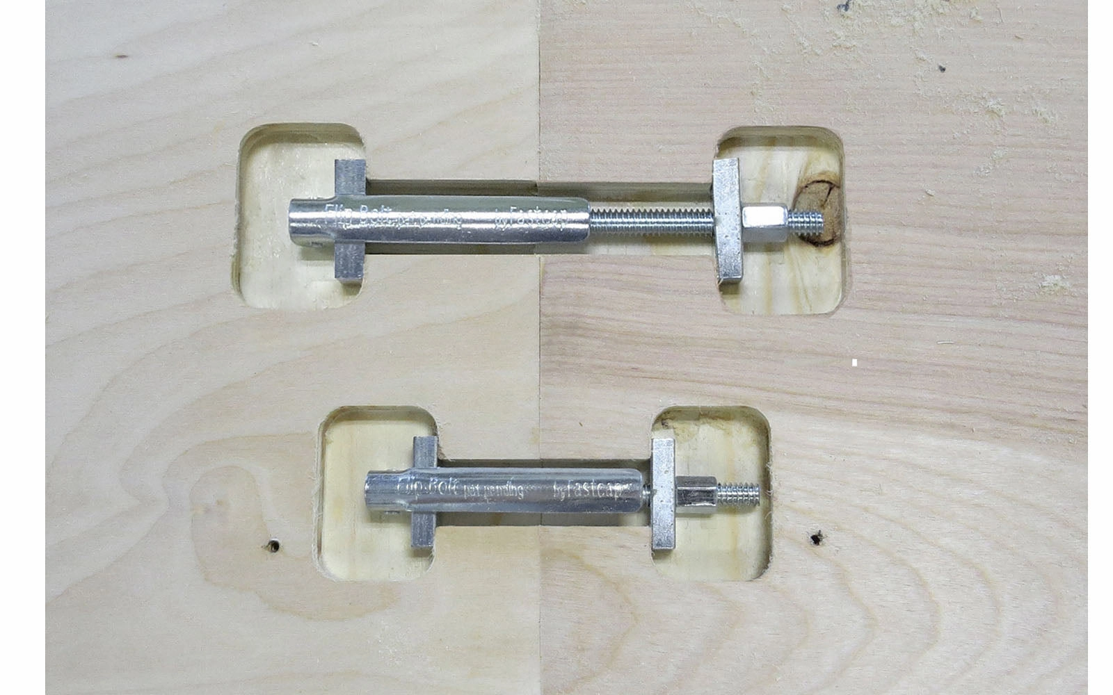 FastCap FlipBolt - Countertop Connector