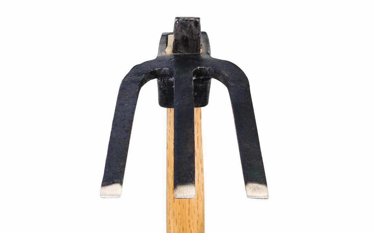 Japanese Kusakichi 3-Prong Sanbon Hoe