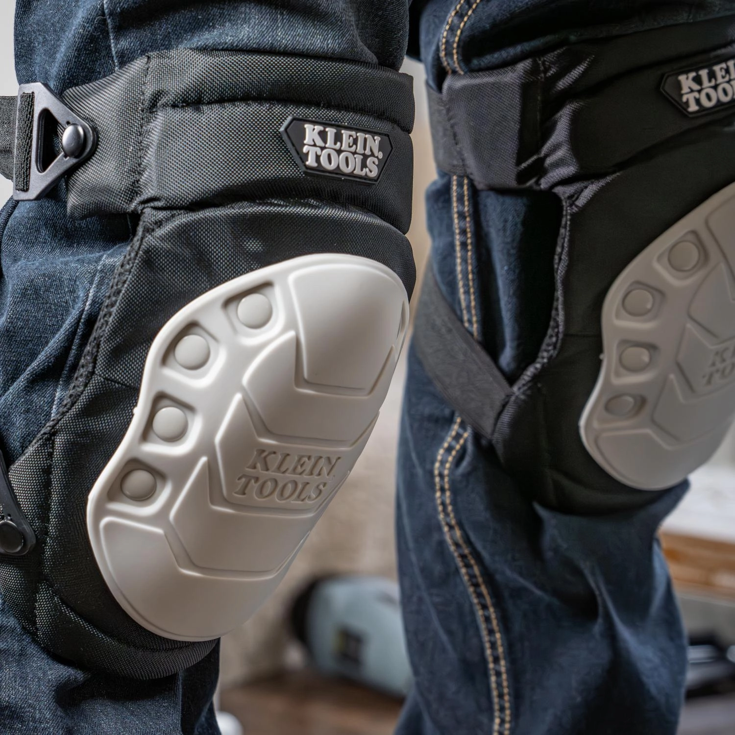Klein Tools 60846 Non-Marring Semi-Hinged Knee Pad