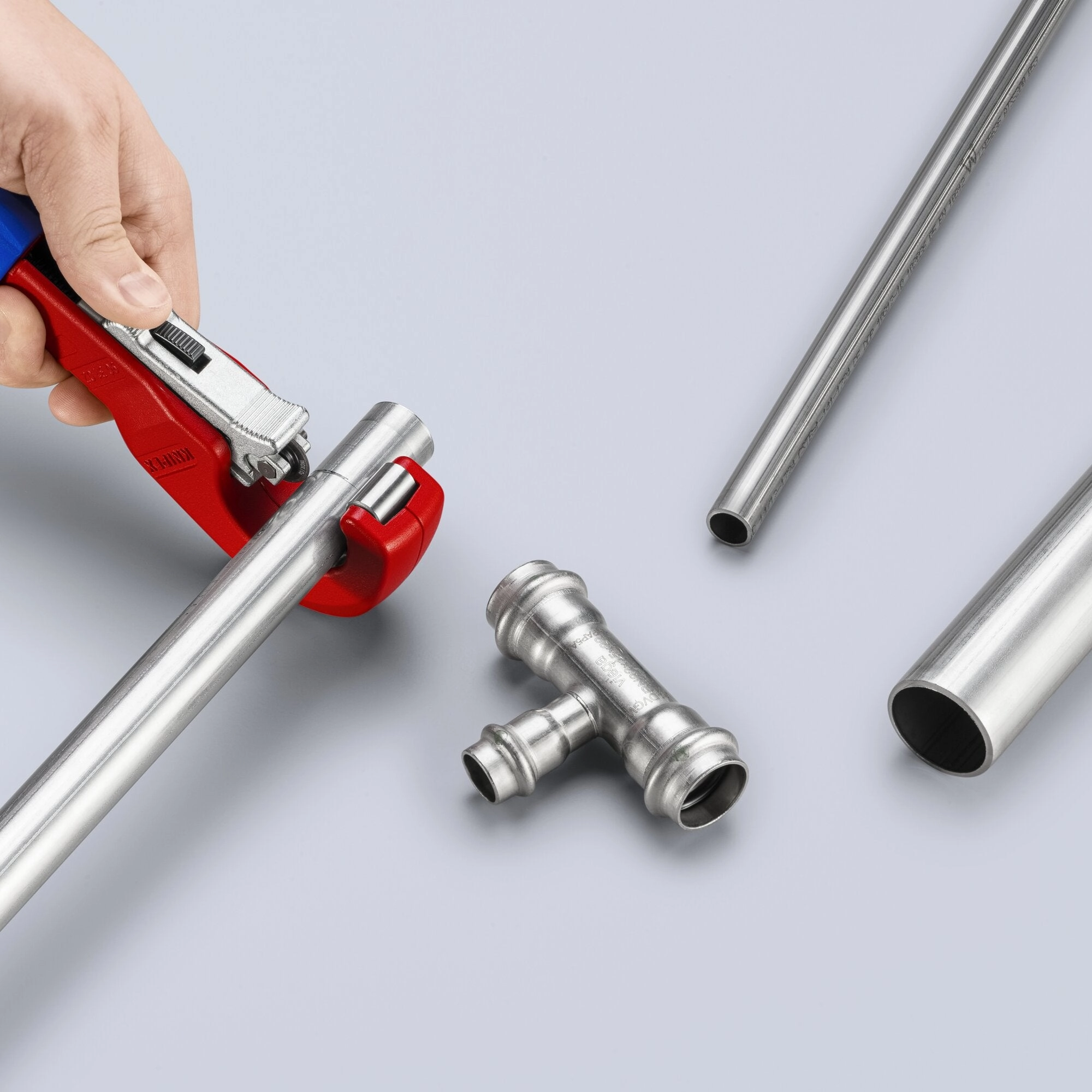 Knipex 90 31 02 SBA 7 1/4" TubiX Pipe Cutter