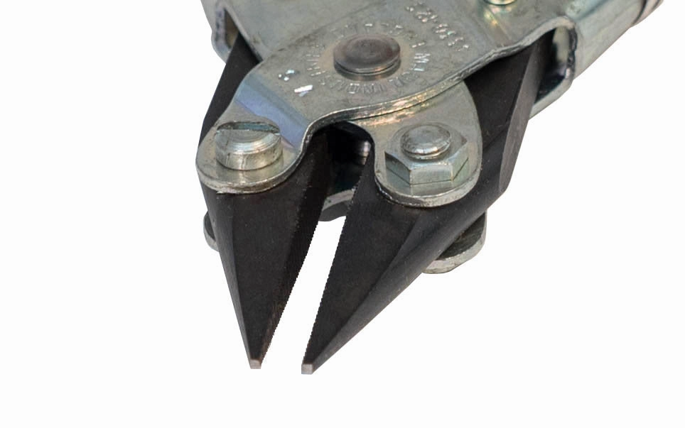 Maun Parallel Action Tapered Flat Nose Plier ~ Serrated Jaws