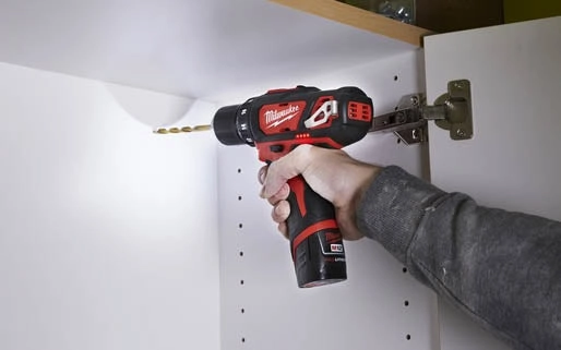 Milwaukee M12 12V Lithium-Ion 3/8" Cordless Drill/Driver Kit ~ 2407-22