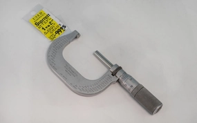 Starrett 1" to 2" Outside Micrometer T2FL - USED