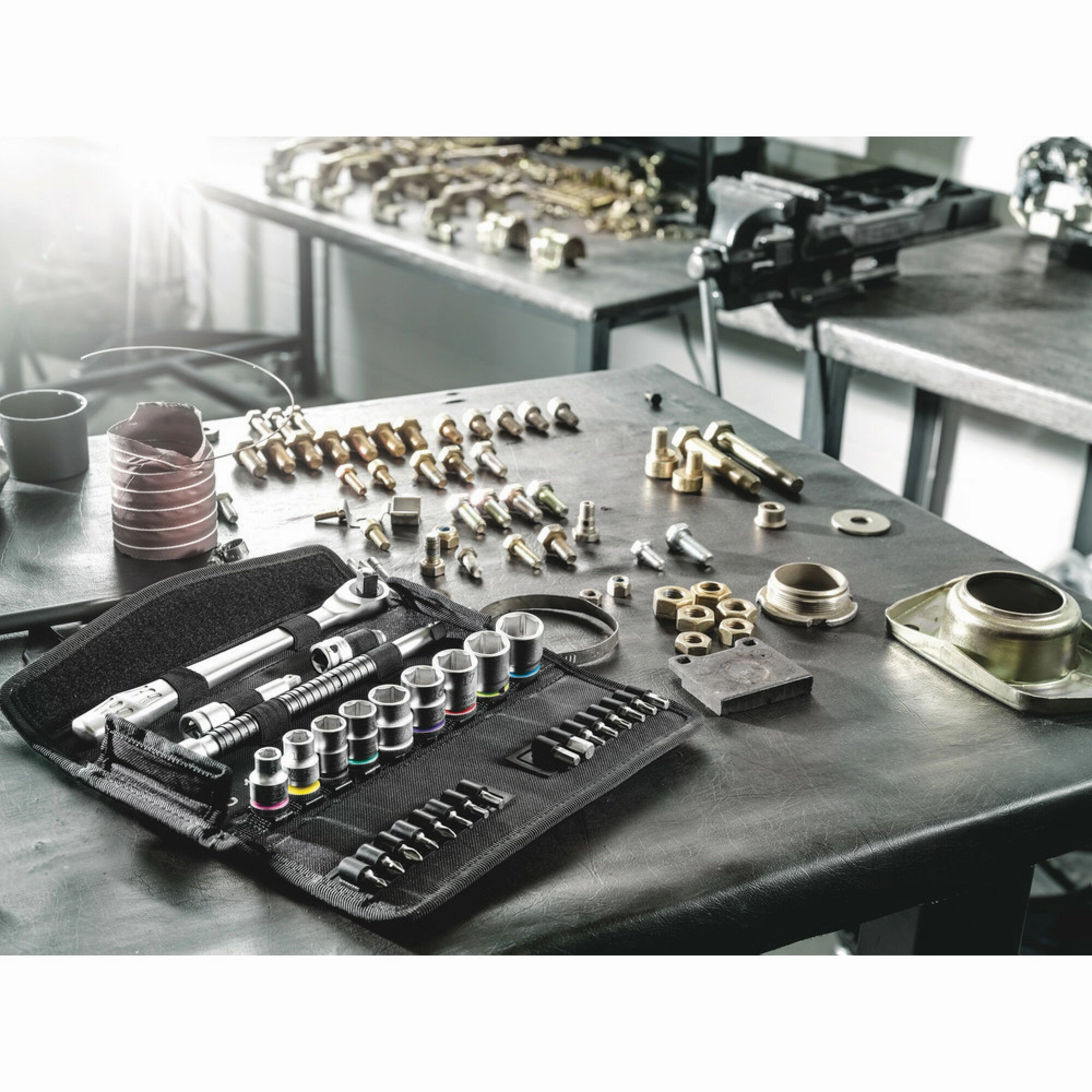 Wera 8100 SB HF 1 Zyklop Metal Ratchet Set with switch lever, 3/8" drive, with holding function, metric, 13 pieces